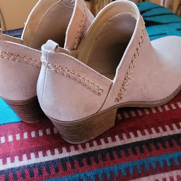 Fergalicious Booties - Picture 3 of 4